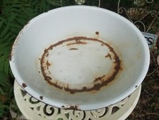 Antique White Enamel Oval Bath