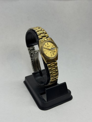 Vintage seiko quartz day date - quartz,