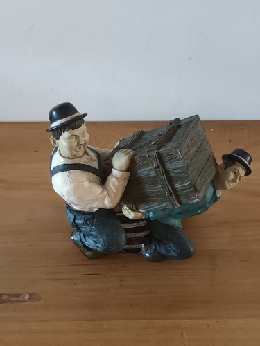 Laurel hardy resin - laurel,