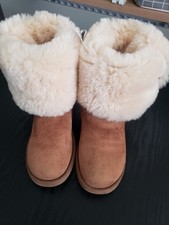 UGG BAILEY BUTTON TRIPLET