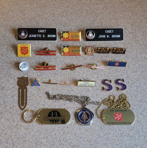 Vintage salvation army - salvation, pins