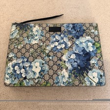 Gucci Supreme GG Bloom Clutch