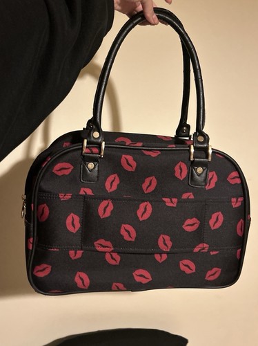 Black and red large lip - and,