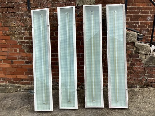 Sealed spray booth lights - 4,