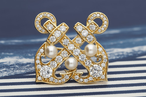 Anchor brooch freshwater - freshwater, pearl