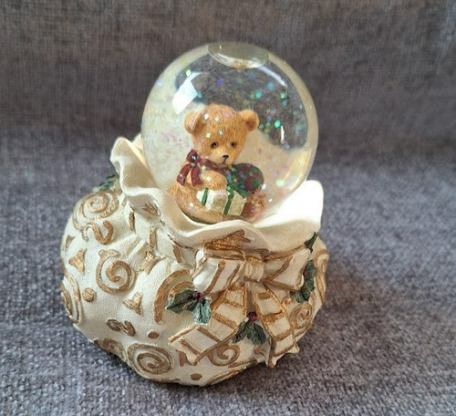 Avon elegant snowglobe - avon,