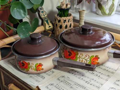 Vintage saucepans floral - saucepans,
