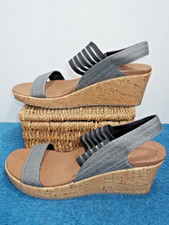 Skechers - Womens Luxe Foam