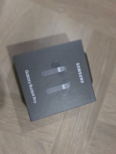 Brand new unopened samsung ear - brand,