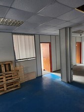 Office partition 6 walls, 1 window and 3 doors