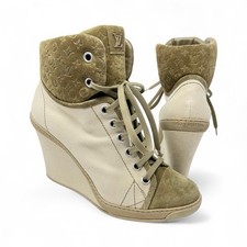 Louis Vuitton LV Logo Monogram