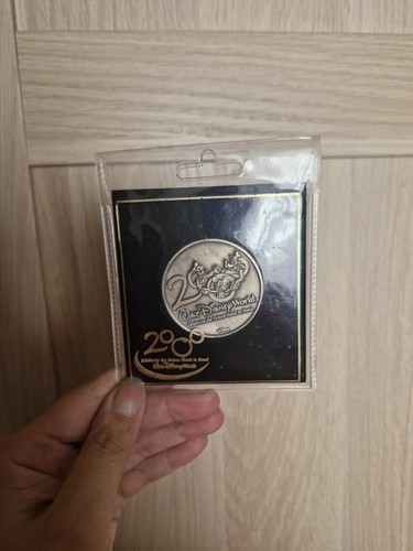 Walt disney world medallion - walt,