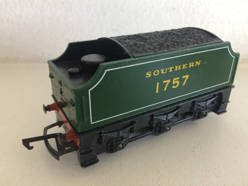 Hornby r33 lined - r33, white