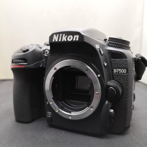 Nikon dslr body d7500 - nikon, used