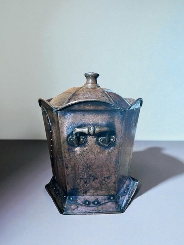 Art nouveau copper - an, box