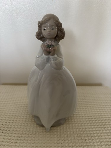 Nao lladro porcelain flower - lladro,