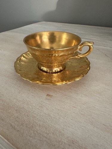 Demitasse cup saucer - &,