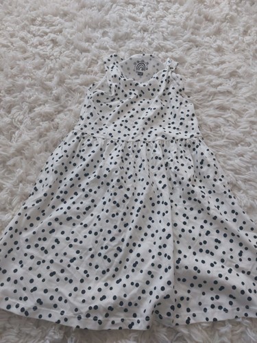 Girls spotty dress size 6 - 5, to