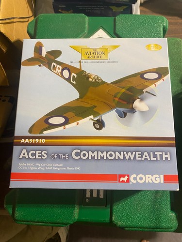 Corgi aa31910 spitfire mkvc - spitfire,