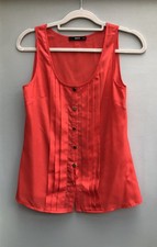 Ladies Oasis Red Sleeveless Top Size 6-8 32” Bust Pleated Front Gold Buttons New