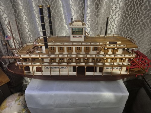 Model mississipi paddle - of,
