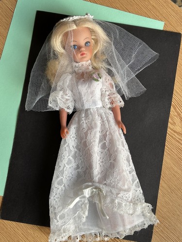 Vintage 1980s sindy - 💚, doll