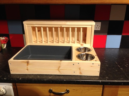 Rabbit hay feeder - 1,