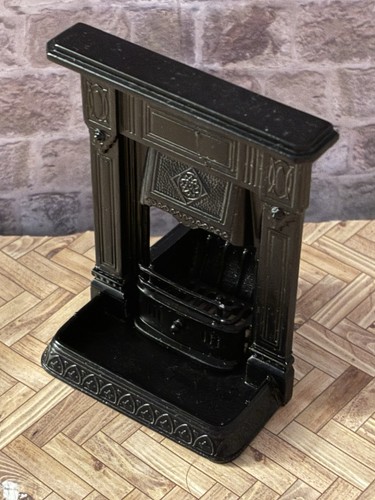 Dolls house scale - house,