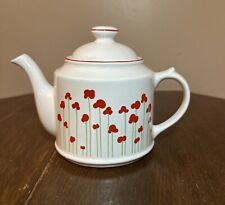 Wade Poppies Teapot. Royal Victoria