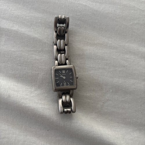 Vintage ladies accurist watch - accurist,