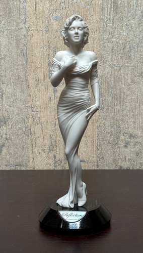 Marilyn monroe reflection - monroe,