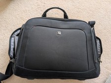 Black Gino Ferrari Briefcase/Laptop Bag/ Holdall With Shoulder Strap
