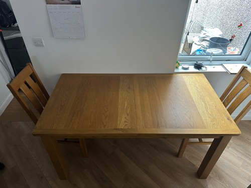 Oakland furniture dining table
