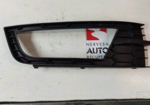 Right fog light trim - fog,