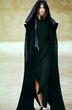 KRIZIA STUNNING RUNWAY EVENING UNIQUE HOODED CAPELET COLLAR BUTTON DETAIL ITALY