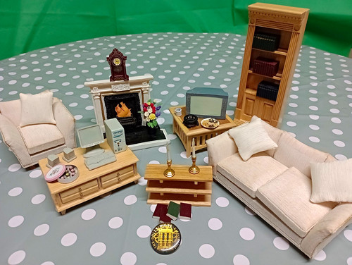 Dolls house emporium - 1:12,