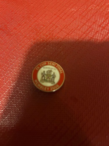 Barnsley pin badge - barnsley,