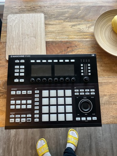 Native instruments maschine - instruments,