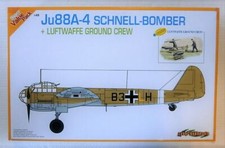 Cyber Hobby 1/48 5565 JU88A-4 SCHNELL-BOMBER WITH LUFTWAFFE GROUND CREW