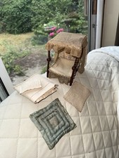 Vintage Original Westacre Dolls House Four Poster Bed.