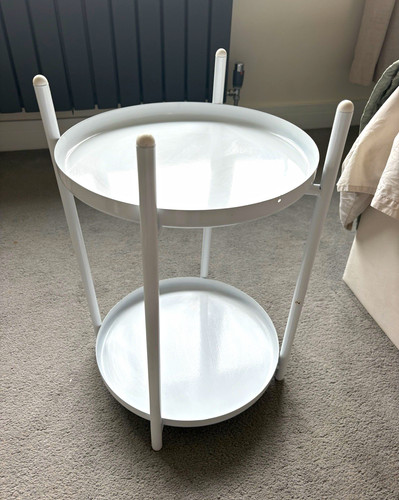 White round metal tier side - white,