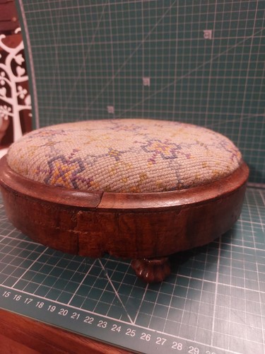 Victorian era round tapestry - era,
