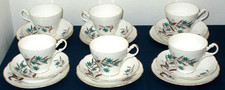 NICE VINTAGE 18 PIECE ROYAL