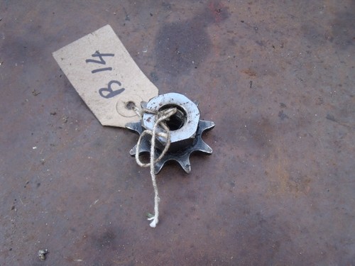 Atco b17 lawnmower sprocket - ,