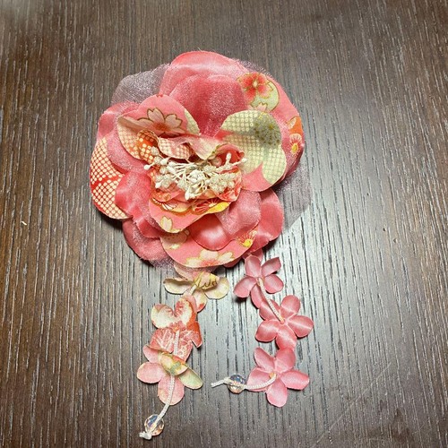 Pink flower hair ornament - pink, with