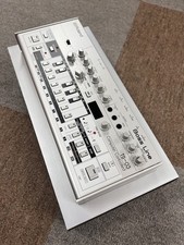 Roland TB-03 Bass Line