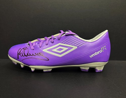 Michael owen hand signed umbro - hand,