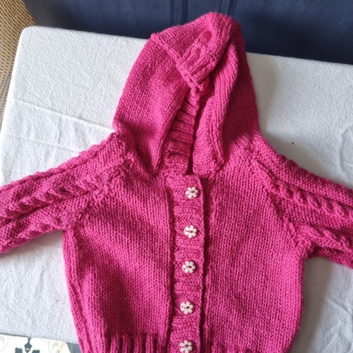 Hand knitted 6months - hand, 3