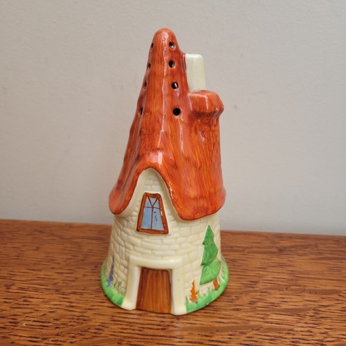 Carlton ware novelty cottage - carlton,
