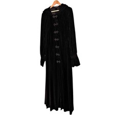 Pyramid Collection Black
